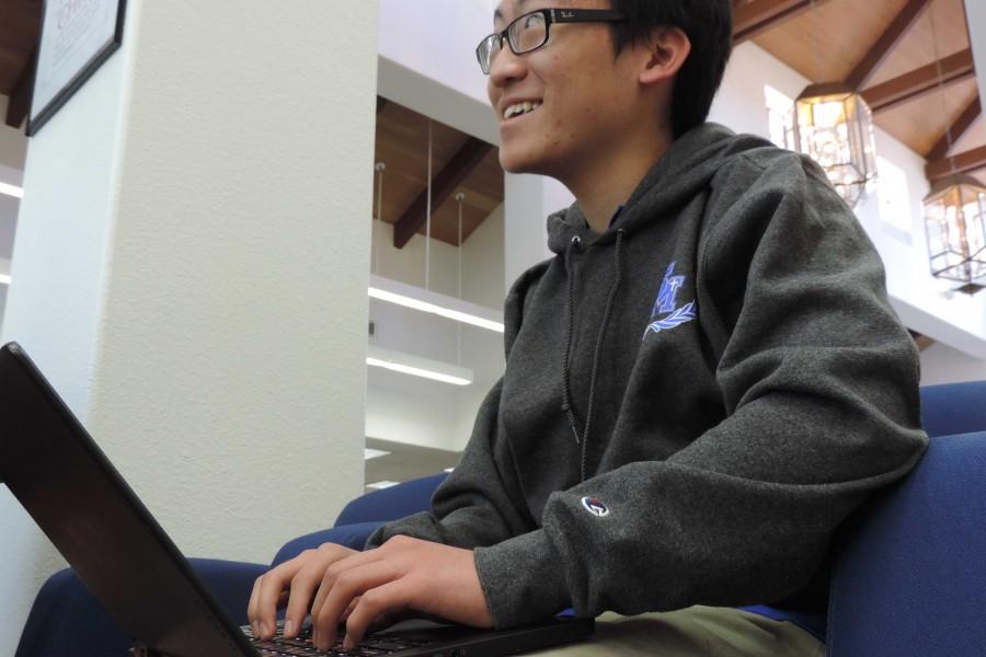 Sophomore Ethan Lee takes a break from the countless hours of typing away at the screen. 