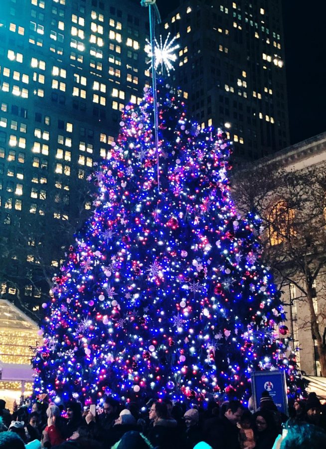 Fox+News+Christmas+tree+burns+in+New+York+City