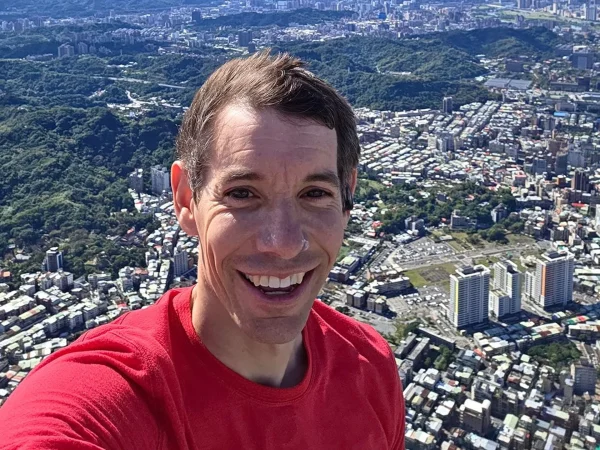 Climber Alex Honnold becomes the first to free solo Taipei 101